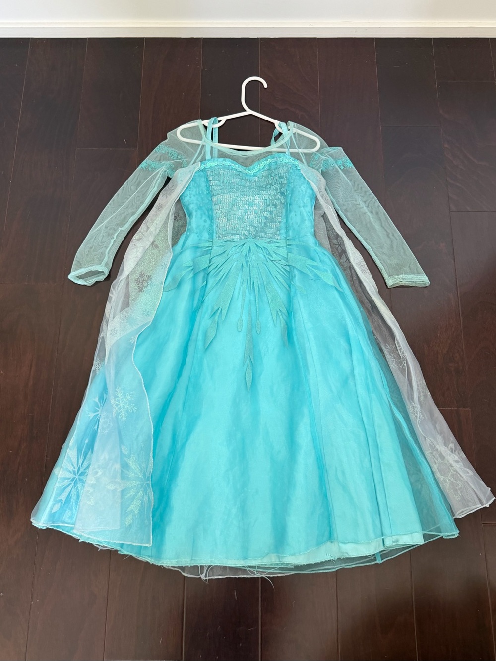 Disney Frozen Elsa Princess Costume Dress with Sheer Cape, size 5-6